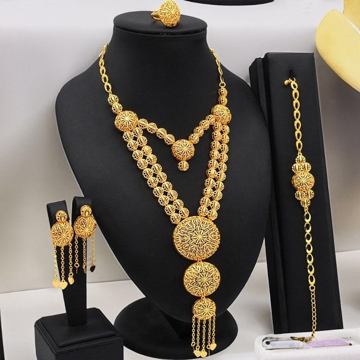 Gold-Tone Statement Jewellery Set