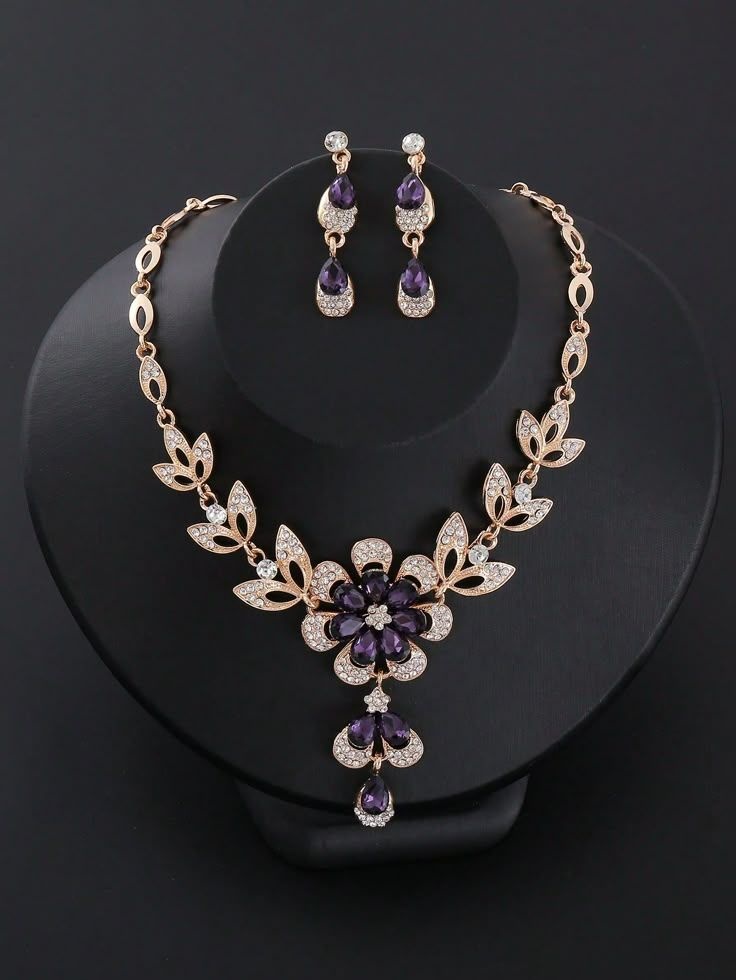 Floral Necklace and Earrings Set